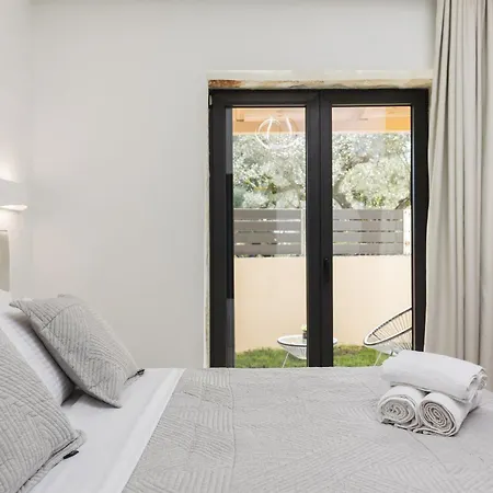 Villa Mateo & Filipos Luxury *