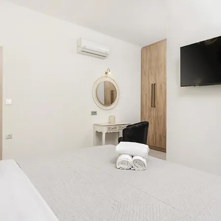 Mateo & Filipos Luxury Villa
