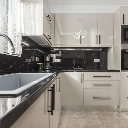 Mateo & Filipos Luxury Villa *