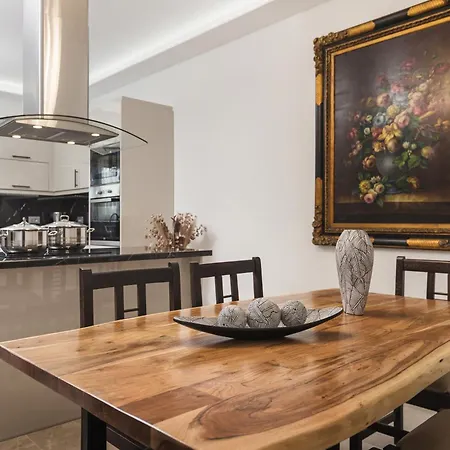 Mateo & Filipos Luxury Villa *