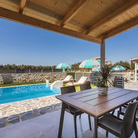 Mateo & Filipos Luxury Villa *