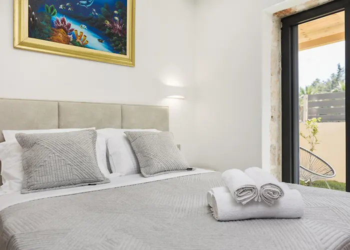 Mateo & Filipos Luxury Villa *