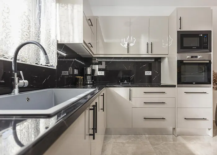 Mateo & Filipos Luxury Villa *