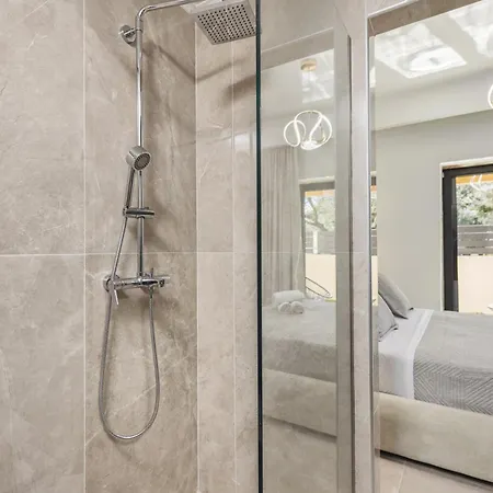 Mateo & Filipos Luxury *